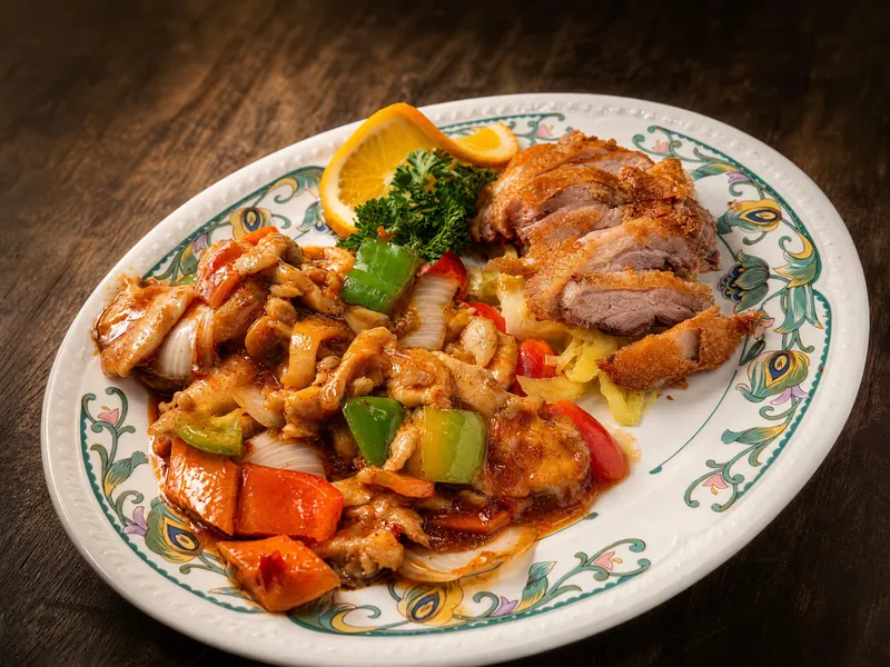 Knusprige Ente mit Hühnerfleisch Koon-Po Art, Nr. 103